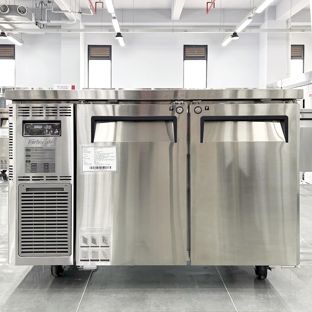Bàn đông 2 cánh inox Turbo Air KUF12-2 (1m2) - Ảnh 2