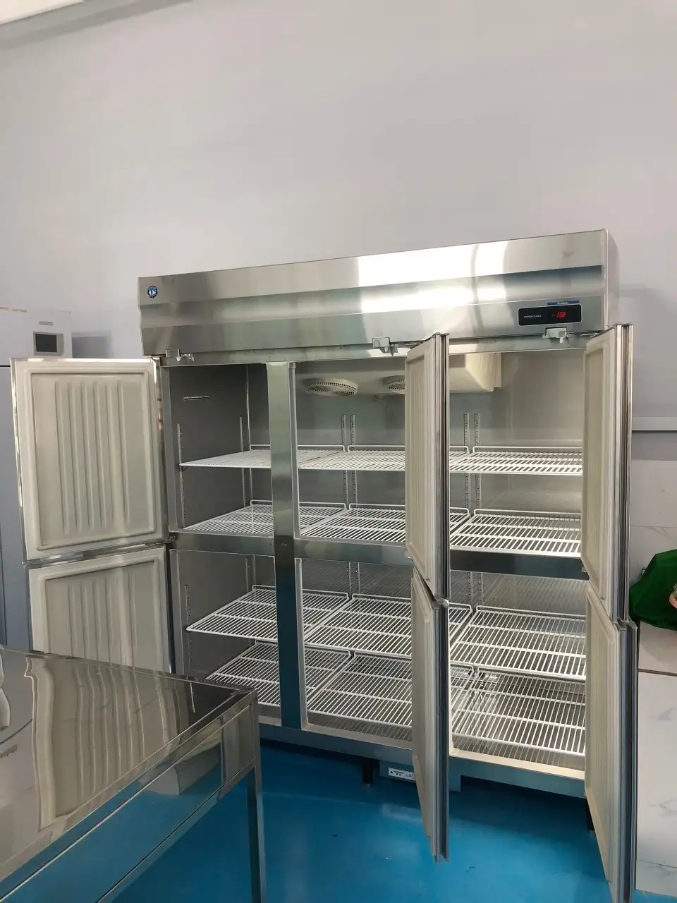 Tủ Đông Đứng 6 Cánh Hoshizaki HF-188MC-S - Ảnh 3