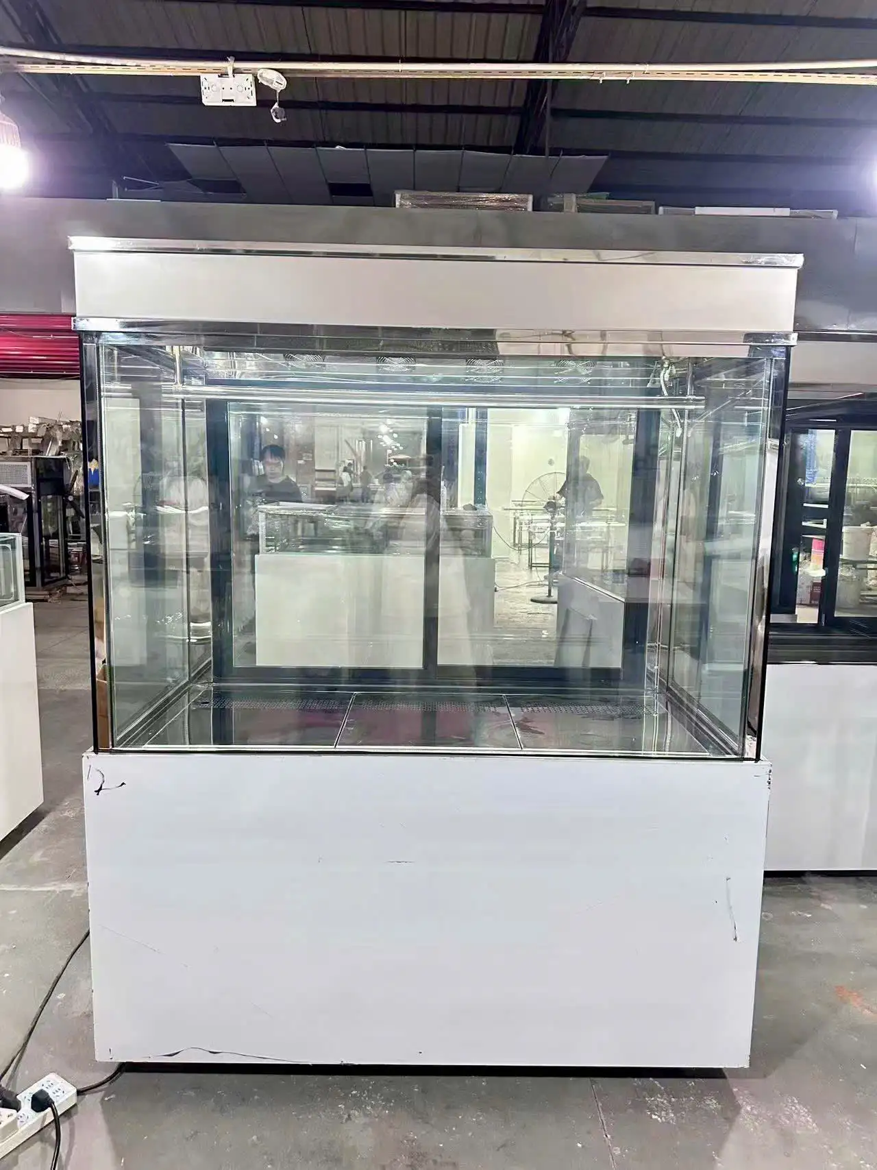 Tủ mát công nghiệp, dạng đứng bảo quản thịt dạng treo Fuji Air FTB-T1500